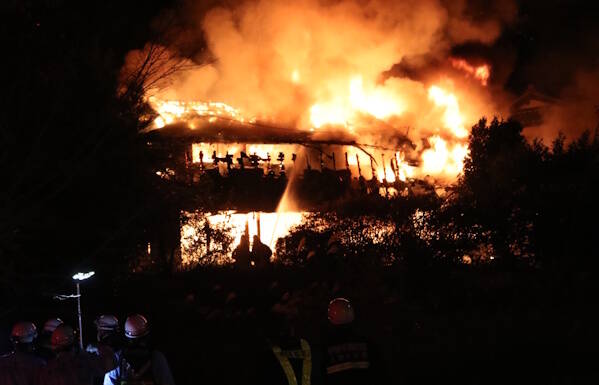 治田で住宅火災 伊賀市