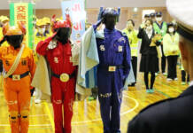 年末の交通安全・年末警戒 名張署管内で出動式