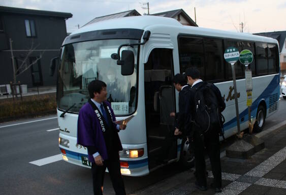 シャトルバス運行開始 伊賀鉄道の利用促進で実証実験 伊賀市