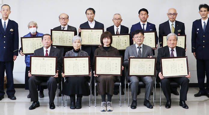 警察業務に協力 7人と6団体へ感謝状 名張署