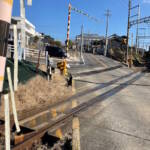 列車と軽トラ接触 けが人なし 伊賀鉄道の踏切で