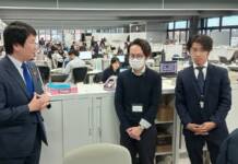 市役所で仕事納め 市長が職員ねぎらう 伊賀・名張