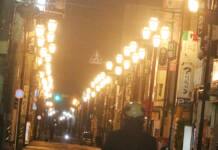 上野中町の街路灯、老朽化で撤去へ にぎわい支えた暖色の光 伊賀