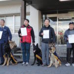 警察犬4頭に嘱託書 伊賀署で交付式