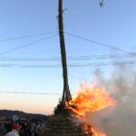 高さ17メートル「どんど」に願い込め点火 名張・美旗中村