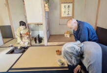 新年祝う茶会「初釜」 名張の梅澤さん方で招待客もてなし