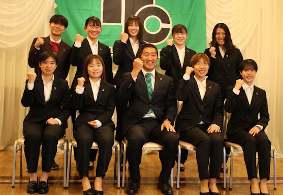 くノ一50周年 リーグVへ 永井監督と加入9選手が会見