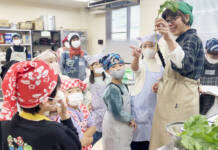作って食べる楽しさ、次世代に 名張・つつじが丘の子ども食堂