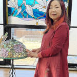 生涯現役 光と色に魅せられて ガラス工芸家・ステンドグラス教室講師