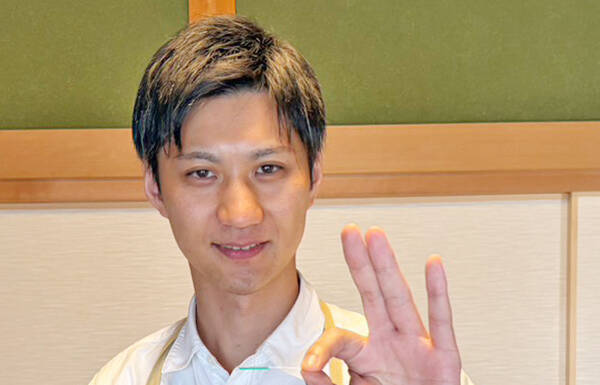 伊賀ドキの人 親しみやすいエプロン姿で