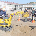 建設の仕事、身近に体験 小学校で建設会社が出前授業 伊賀