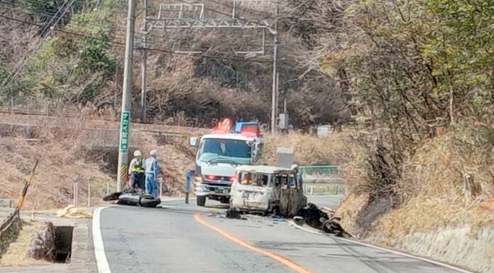 バイク3台と車の事故で火災 50代男性をドクヘリで搬送 伊賀市の国道