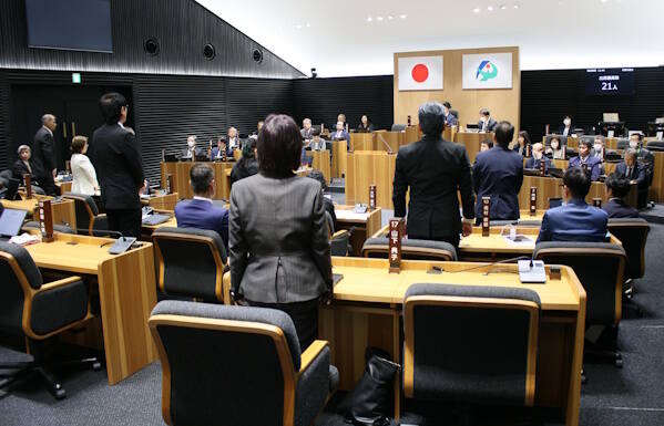 市長給与削減案を可決 阿山運動公園の人工芝化予算を削除 伊賀市議会