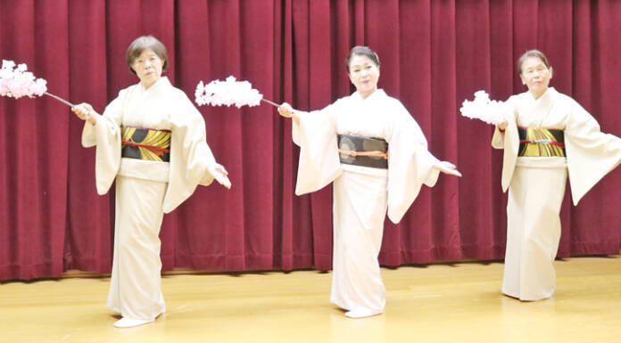 「若い人も興味持って」日本舞踊の発表会 12日・曽爾村で