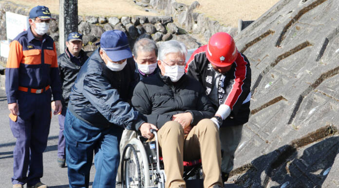 超高齢化地区で住民の「共助」 伊賀・高尾地区で防災減災訓練