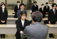 新たな一歩 名張市で新規採用職員に辞令交付