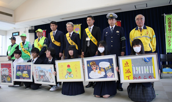 伊賀市で出発式 春の全国交通安全運動 15日まで