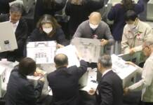 名張市長選・市議選 開票始まる 投票率51・89%