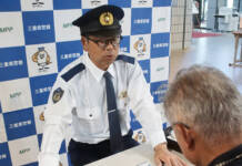 「その電話、詐欺かも」被害防止へアプリ活用を 名張署が啓発活動