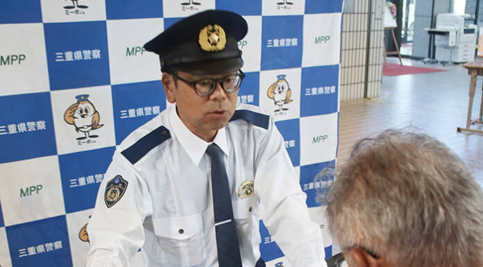 「その電話、詐欺かも」被害防止へアプリ活用を 名張署が啓発活動