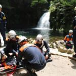 観光シーズン前に救助訓練 赤目四十八滝で消防と警察 名張