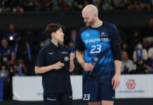 「言葉」で支える勝利 ハンドボール強豪の通訳 名張出身の松鹿さん