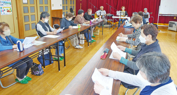 懐メロ歌って楽しむ 伊賀・西山フォークソングを歌おう会