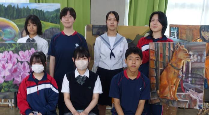 伊賀地域の高校生たちの絵画並ぶ「KNIT展」 30日から名張で