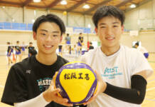 【インターハイ②】バレー男子 攻撃支えるレシーブ 松阪工業