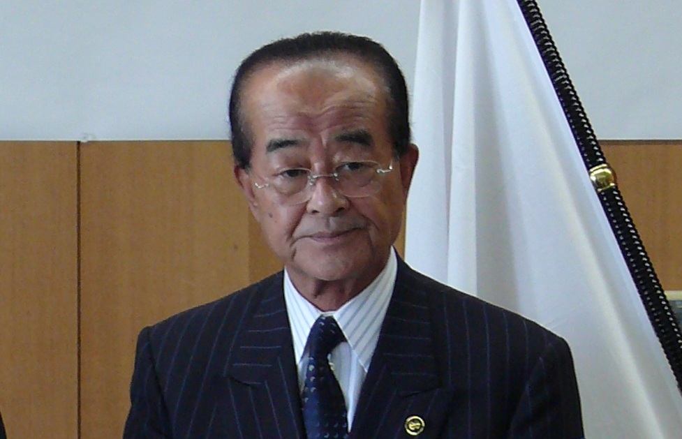 伊賀市の初代市長・今岡睦之氏死去　87歳