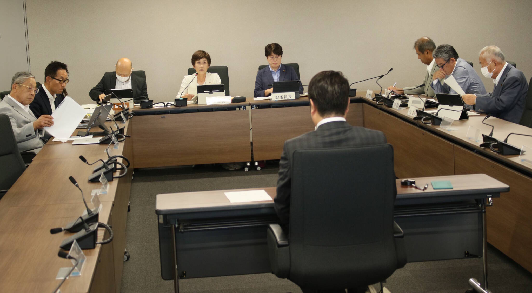 伊賀市長のパワハラ疑い　発言聞いたと職員の上司証言　市議会百条委