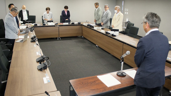 伊賀市長パワハラ疑い　副市長「報告伝えてない」　市議会百条委の証人尋問