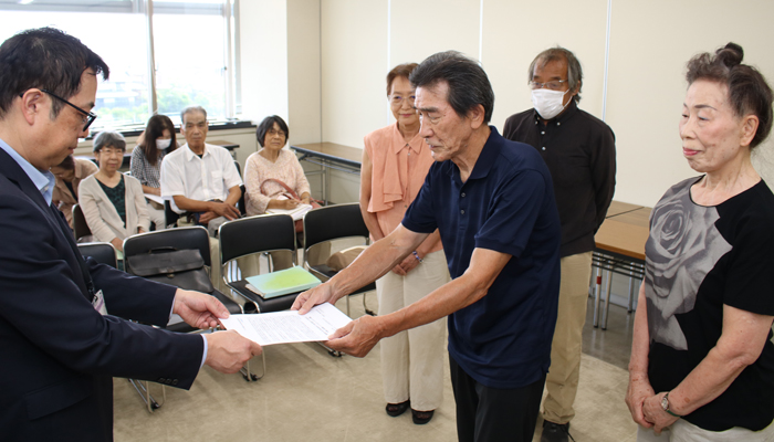 名張市の新ごみ処理施設構想、産廃反対市民の会が撤回求め要請書提出