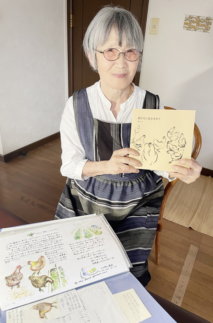 鶏との暮らし1冊に 伊賀・瀬川さんが出版 手描きイラストで魅力紹介