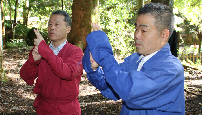 「忍者」で観光連携 交通・カスハラ対策も 滋賀・三重県知事が名張で懇談会