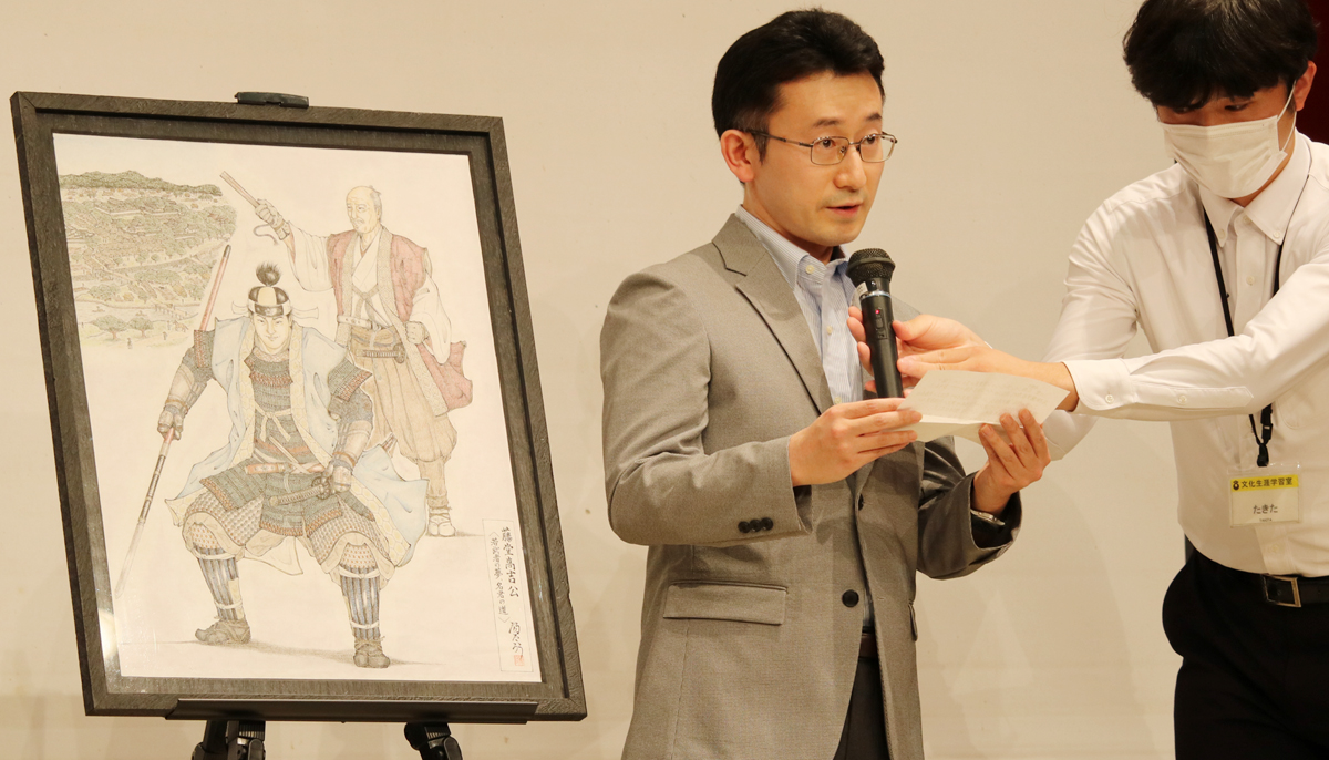 名張藤堂家初代・高吉のイメージ画を初披露 歴史講演会に250人