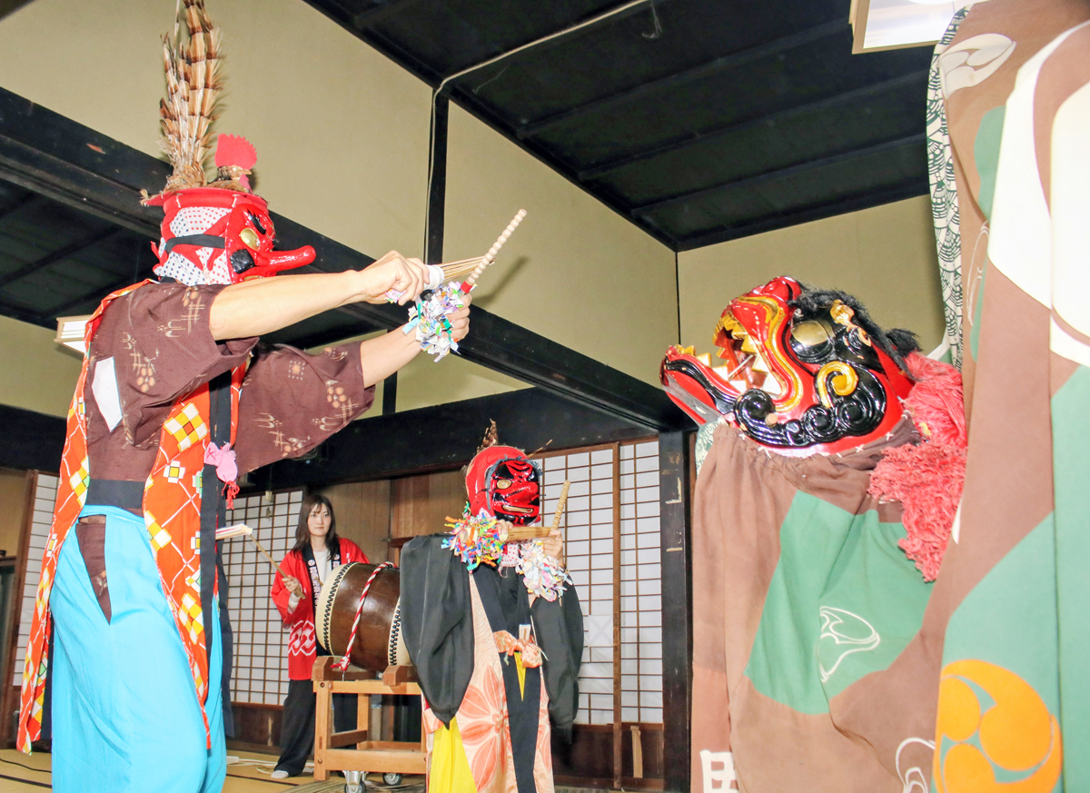 家族3世代で「鼻高」披露へ　29日に伊賀・田守神社で獅子神楽　